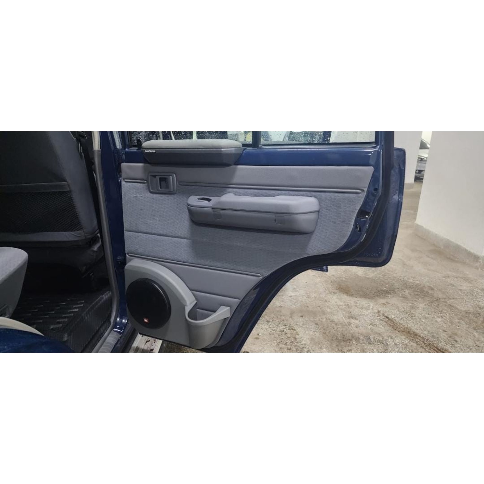 LC70 Door Mounted Armrests (Pair)